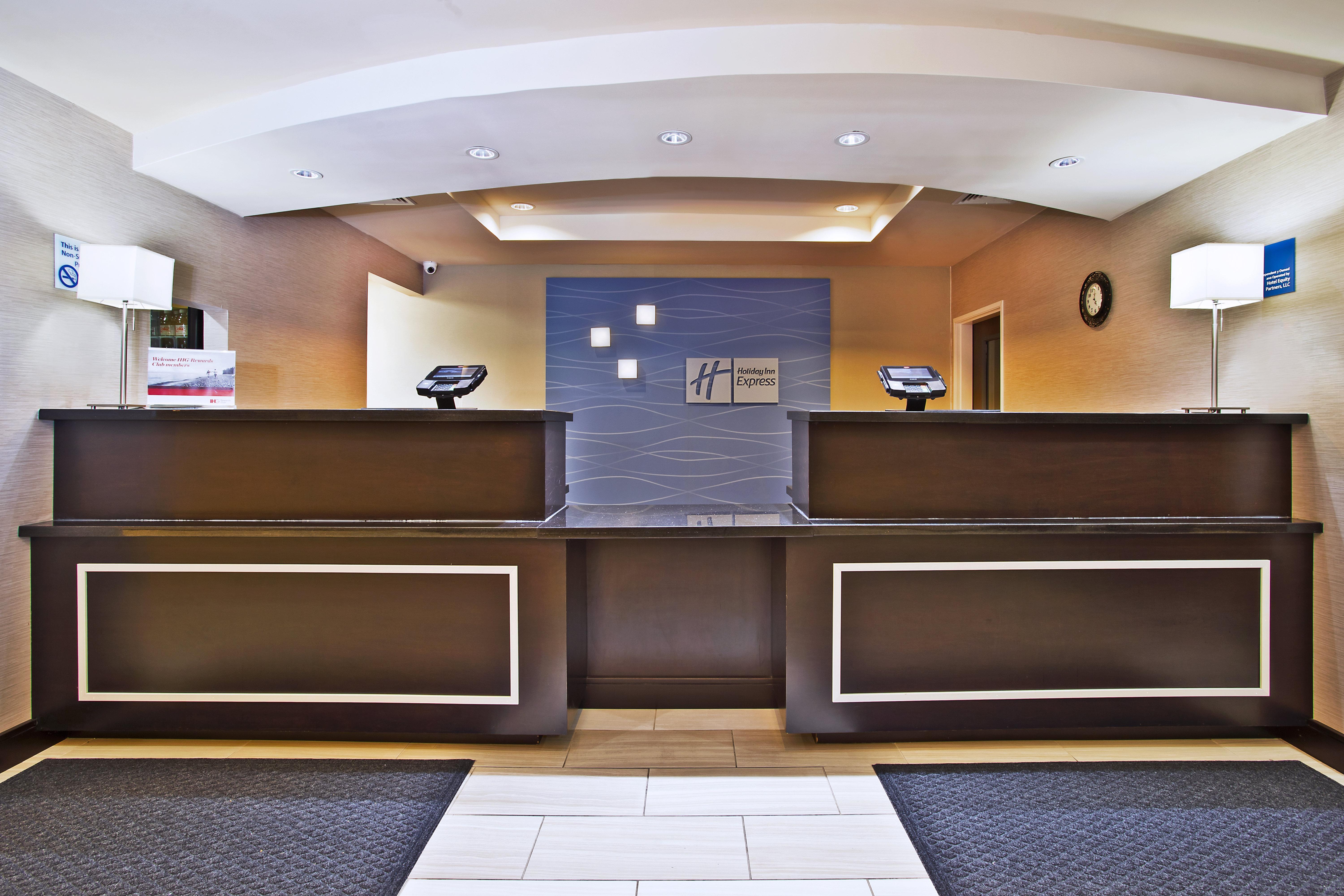 Holiday Inn Express & Suites Springfield By Ihg Ngoại thất bức ảnh