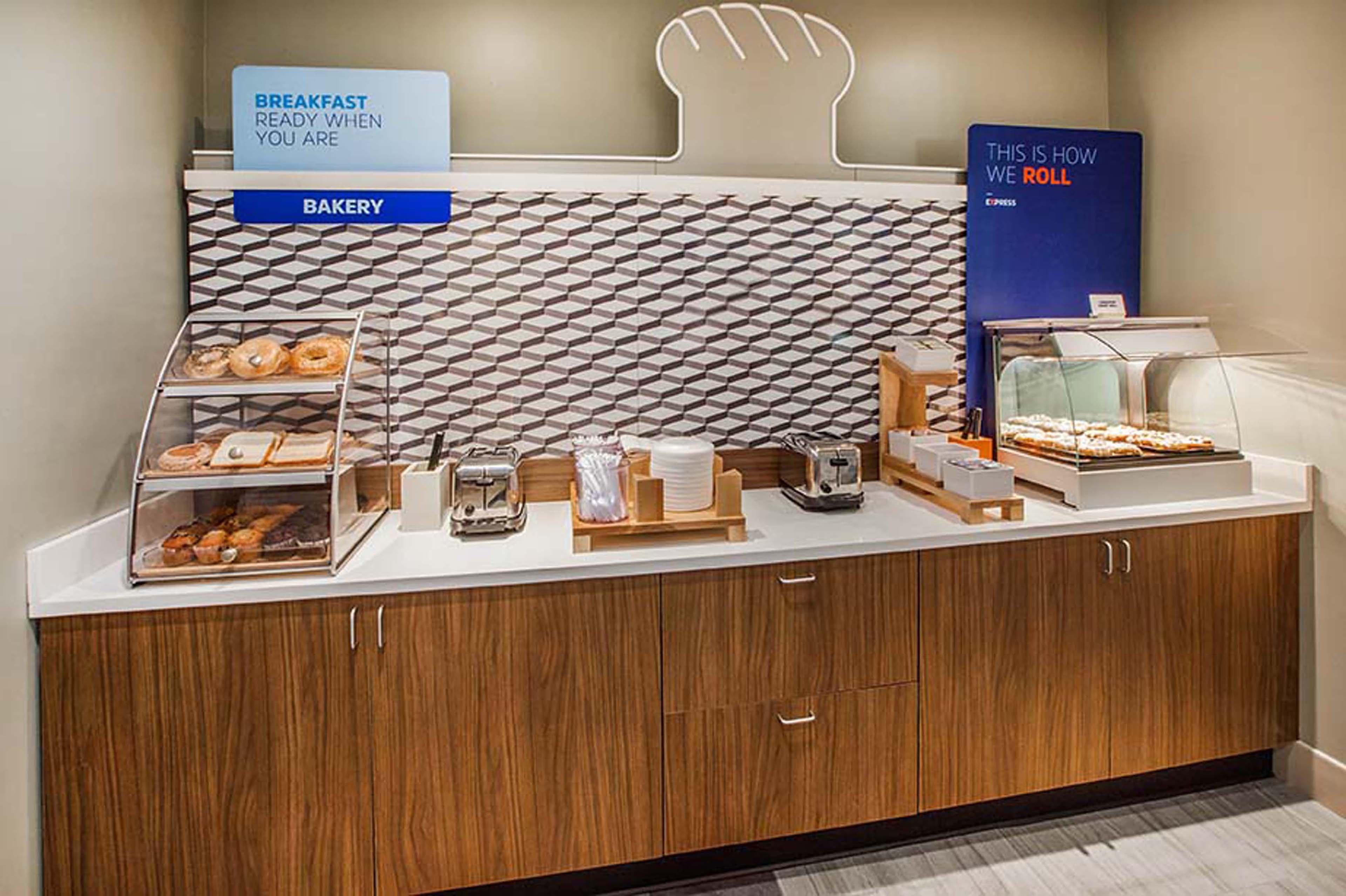 Holiday Inn Express & Suites Springfield By Ihg Ngoại thất bức ảnh